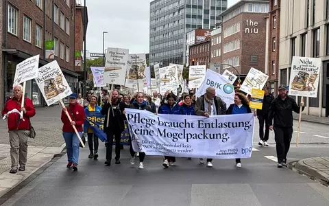 1.000 Pflegekräfte und Unternehmer machen in Kiel gegen Pflegeneuordnungsgesetz mobil / Gemeinsamer Protest von bpa, DBfK und IGAP gegen Ungleichbehandlungen und drohende Versorgungsdefizite - Foto: presseportal.de
