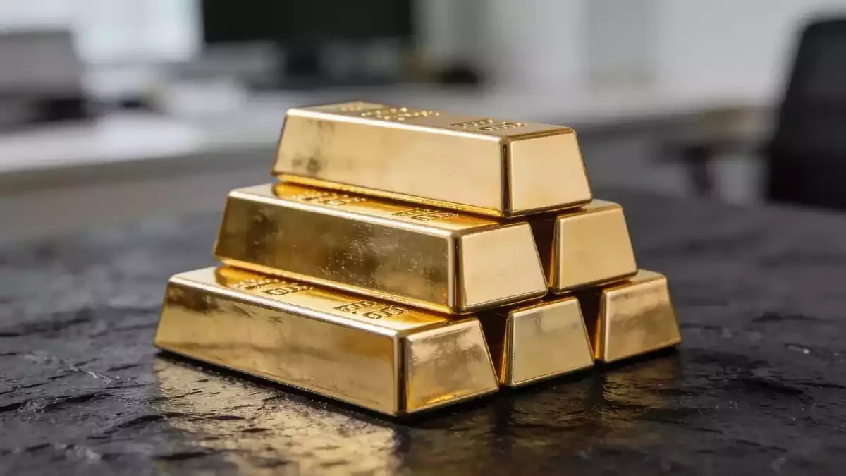 Gold Slips to $4,257 as Silver Falls; Brent Jumps 2.7% on Iran Talks