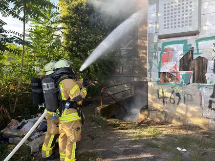 FW Weinheim: Rauchglocke über der Bergstraße - Zwei Brände beschäftigen die Feuerwehr Weinheim - Foto: presseportal.de