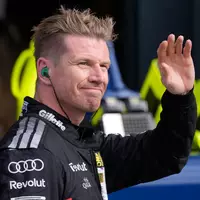 Nico Hülkenberg wird auch im zweiten Audi-Jahr fürs deutsche Team fahren. (Archivbild) - Foto: Darko Bandic/AP POOL/AP/dpa