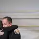 «Was ich brauche, sind Menschen wie du», sagte Levit zu Berben. - Bild: Sebastian Christoph Gollnow/dpa