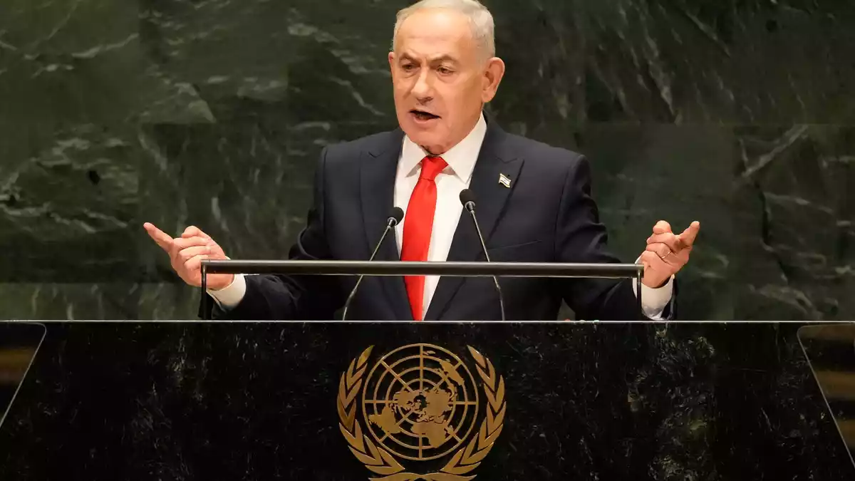 Israelische Medien gehen davon aus, dass sich die Rede von Benjamin Netanjahu bei der UN-Generaldebatte vor der anstehenden Wahl im Land auch an das heimische Publikum richtet.  - Bild: Seth Wenig/AP/dpa