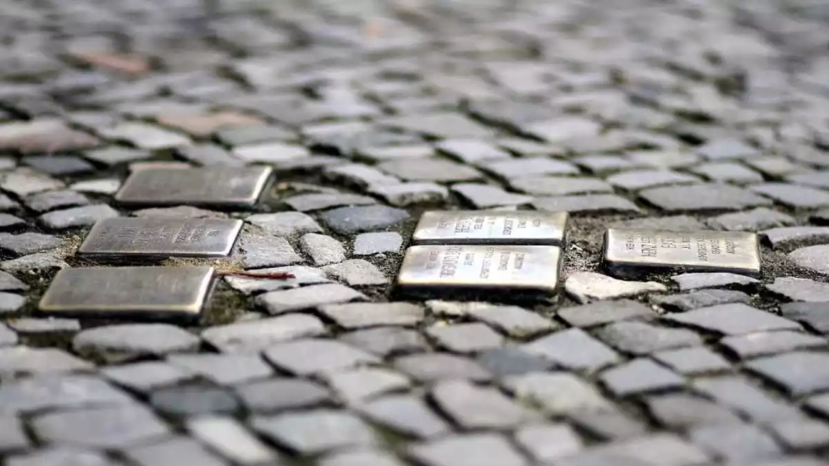 Sächsische Kleinstadt verbietet Stolpersteine