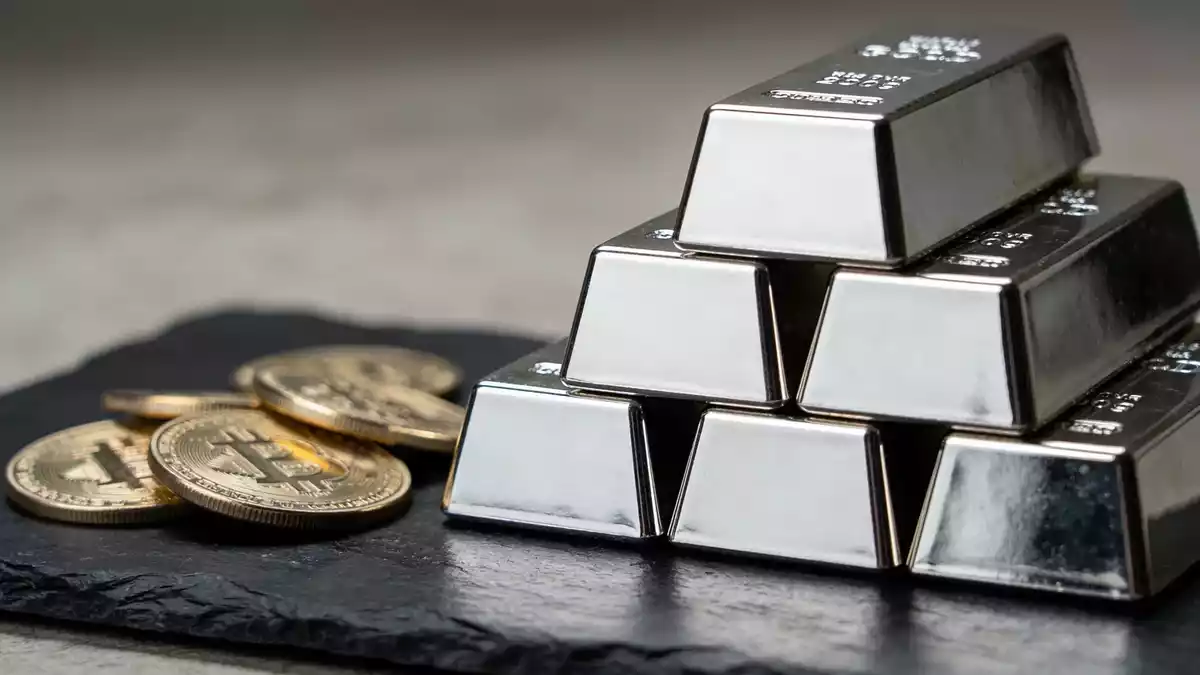 Silberpreis unter Druck: US-Zinsängste und Solarflaute belasten den Markt