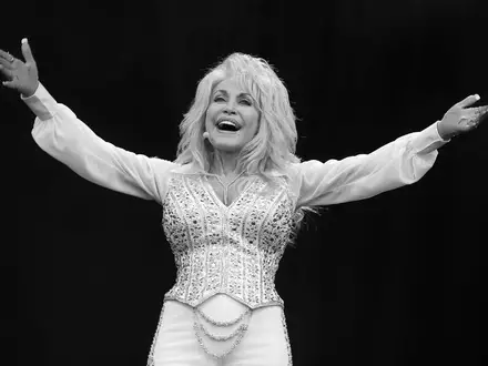 Dolly Parton starb im August im Alter von 80 Jahren.  - Foto: Will Oliver/epa/dpa