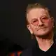 Bono singt das Duett gemeinsam mit Dolly Parton. (Archivfoto) - Bild: Britta Pedersen/dpa