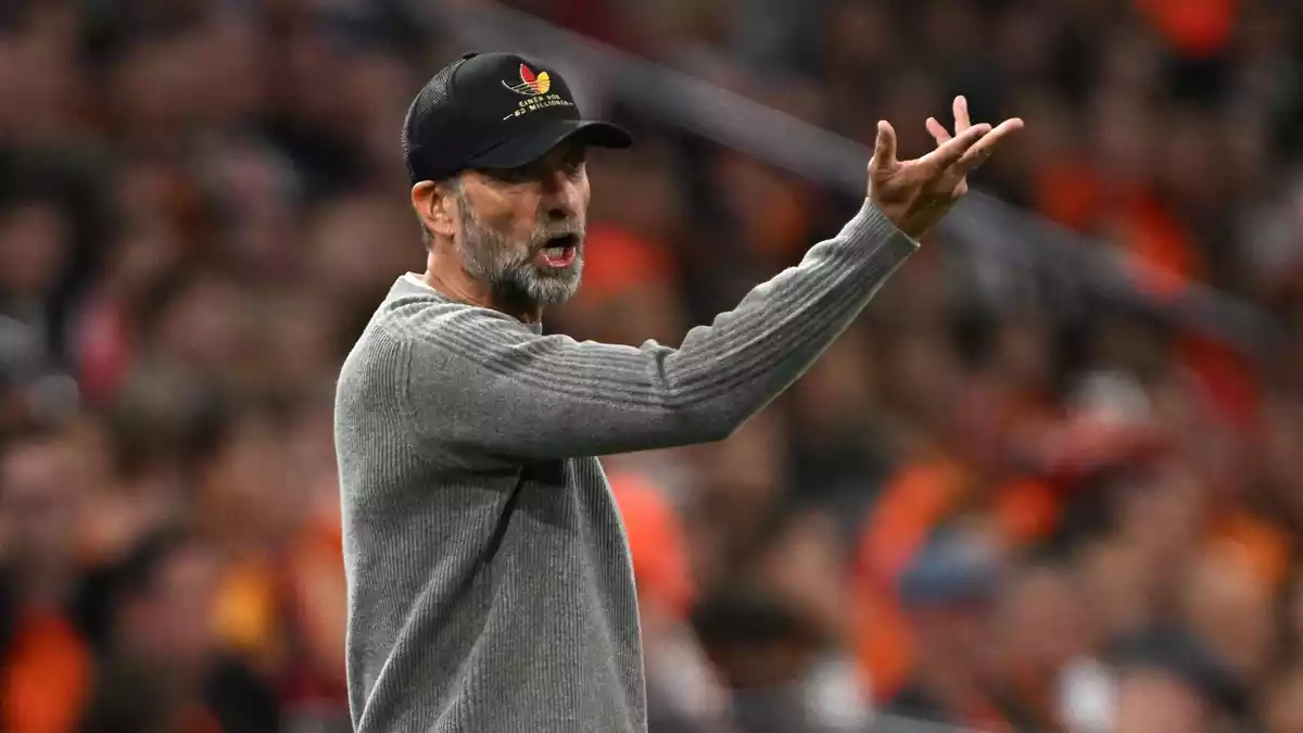 Klopp ist wieder da: In voller Action an der Seitenlinie.  - Bild: Federico Gambarini/dpa