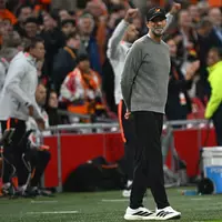 Auch die internationale Presse schrieb über das Debüt von Jürgen Klopp. - Foto: Federico Gambarini/dpa
