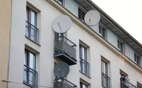 Satellitenschüssel an Wohnhaus (Archiv) - Foto: via dts Nachrichtenagentur