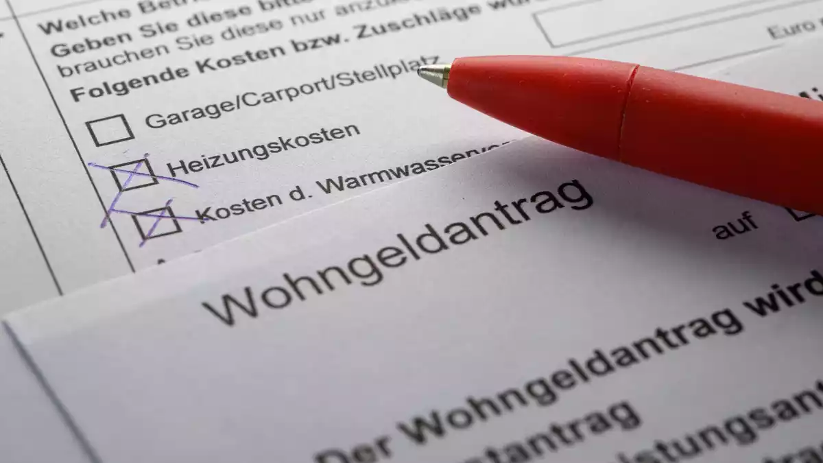 Die Hilfen für das Wohnen sind im Vorjahr gestiegen. (Archivbild) - Bild: Robert Michael/dpa