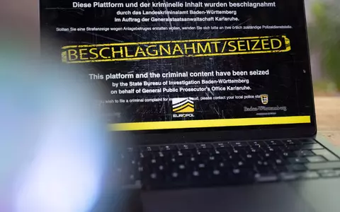 Wenn man die Adresse der beschlagnahmten Internetseiten eingibt, erscheint ein Sicherstellungsbanner der Behörden. (Archivbild) - Foto: Leonie Asendorpf/dpa