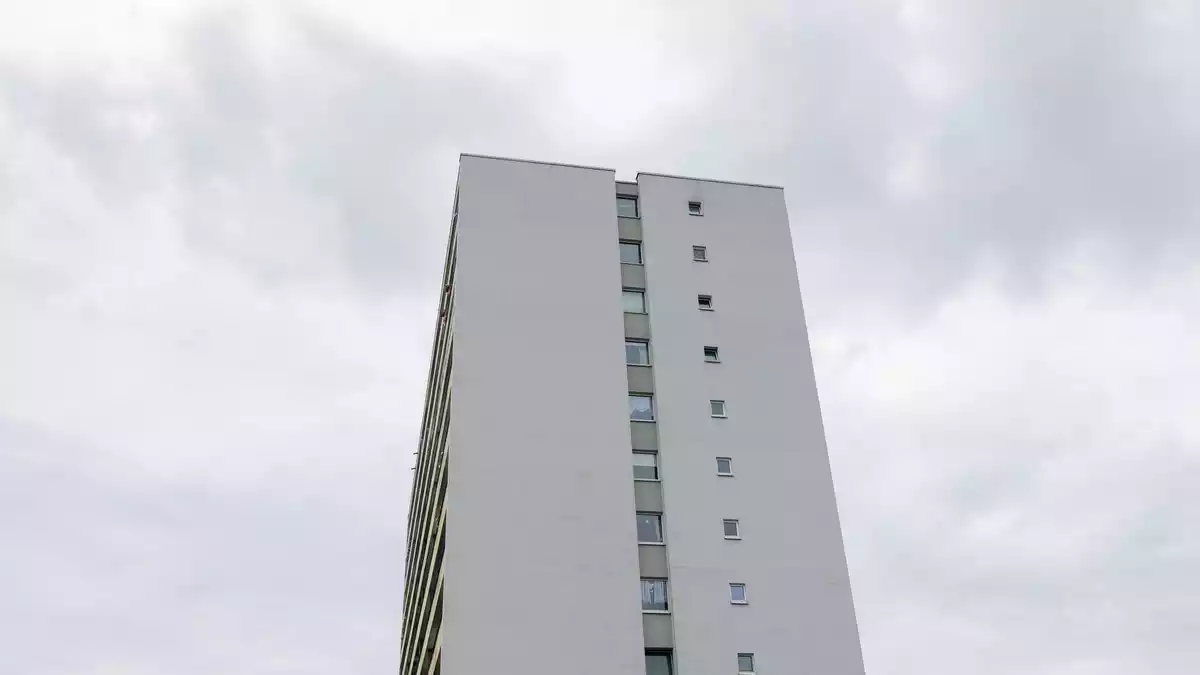 In dem Fall geht es um diese Hochhaus-Fassade. (Archivbild) - Bild: Rolf Vennenbernd/dpa