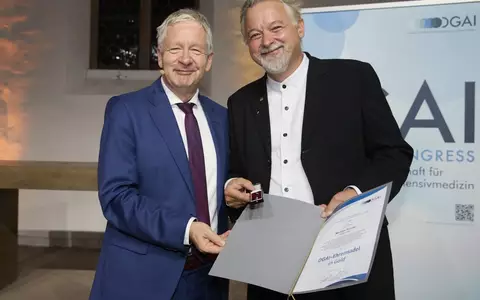 DGAI ehrt Prof. Dr. Michael Sander mit der Anästhesie-Ehrennadel in Gold - Foto: presseportal.de