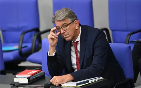 Weimer hatte eine gesetzliche Investitionspflicht zunächst selbst abgelehnt. Inzwischen sieht er in dem Gesetzentwurf einen «klugen Kompromiss». - Foto: Michael Brandt/dpa