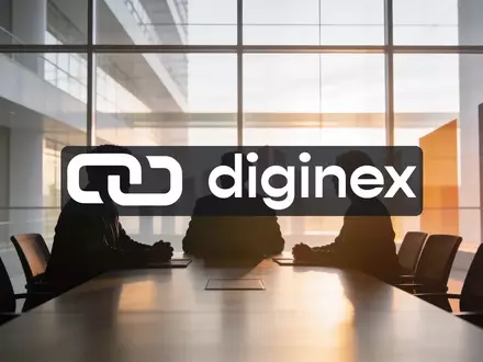 Abstrakte Darstellung von strategischer Unternehmensberatung und professioneller Expertise in einem modernen Büro - Foto: über boerse-global.de