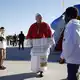 Papst Leo XIV. ist für vier Tage in Frankreich. - Bild: Yoan Valat/Pool EPA via AP/dpa