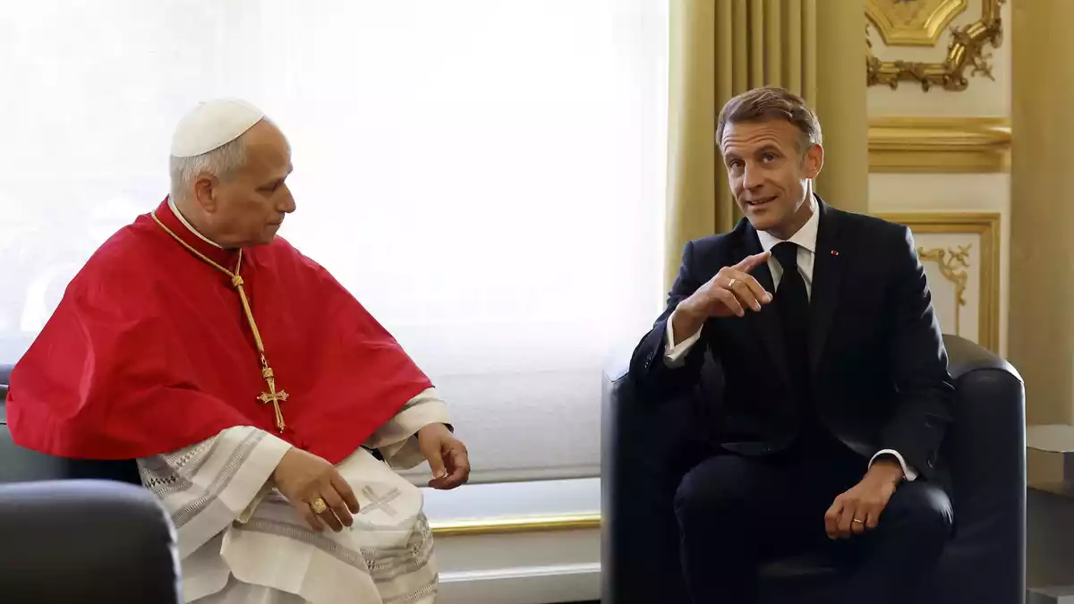 Der Papst fand in Paris auch warnende Worte. - Bild: Mohammed Badra/Pool EPA via AP/dpa