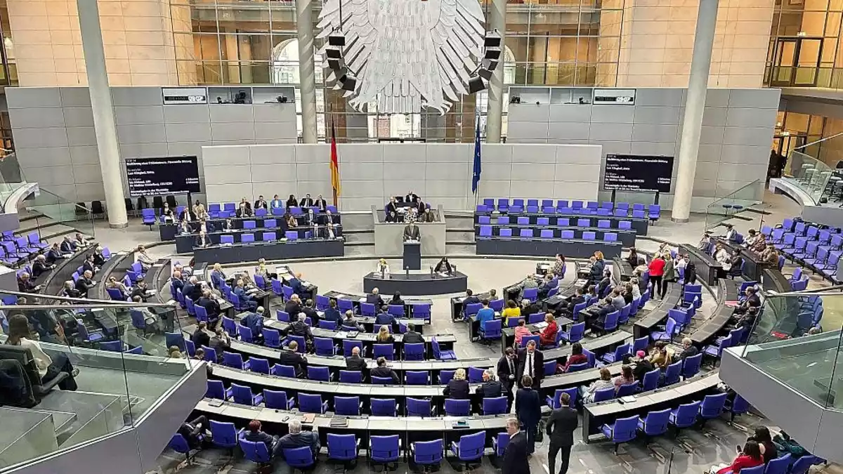 Bundestag beschließt Tankrabatt