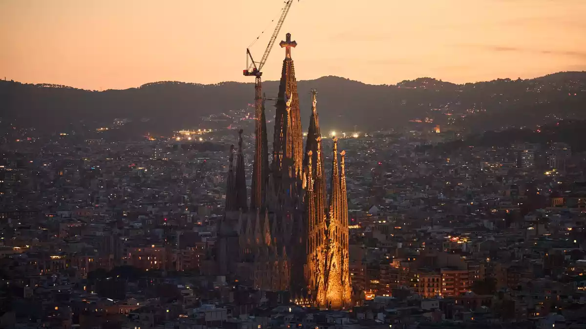 Die stark verweste Leiche wurde rund 50 Kilometer nordwestlich von Barcelona gefunden. (Archivbild) - Bild: Emilio Morenatti/AP/dpa