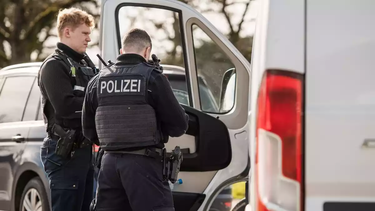 Bundespolizeidirektion München: Zurückweisungshaft statt Bierzelt/ Bundespolizei ertappt ausweislose Frau auf dem Weg zum Oktoberfest - Bild: presseportal.de