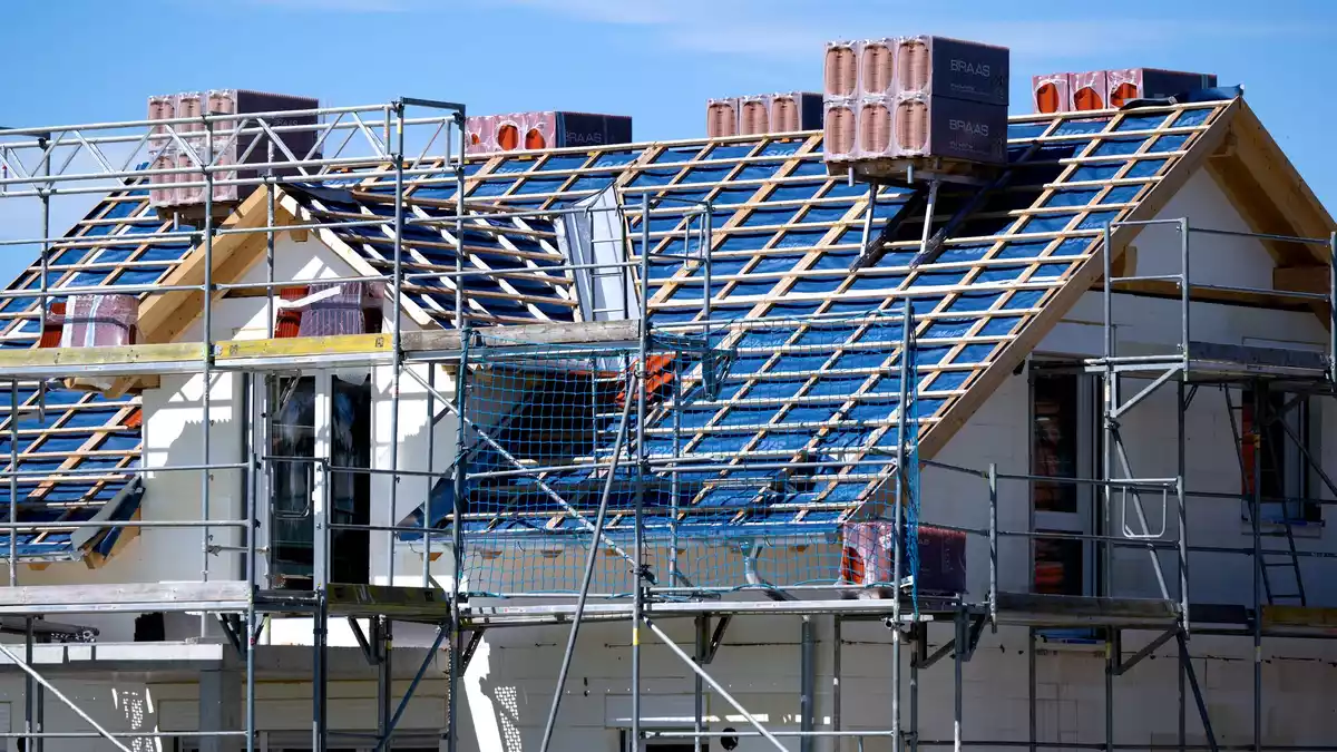 Der Renditeanstieg hat auch Folgen für Immobilienkäufer und Bauherren in Deutschland, da sich Bauzinsen an zehnjährigen Bundesanleihen orientieren. (Symbolbild) - Bild: Sven Hoppe/dpa