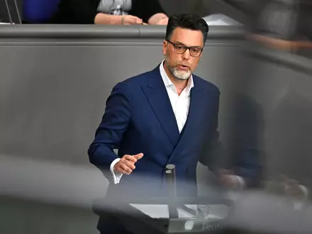 Robin Wagener ist Verteidigungspolitiker der Grünen-Bundestagsfraktion. (Archivfoto) - Foto: Elisa Schu/dpa