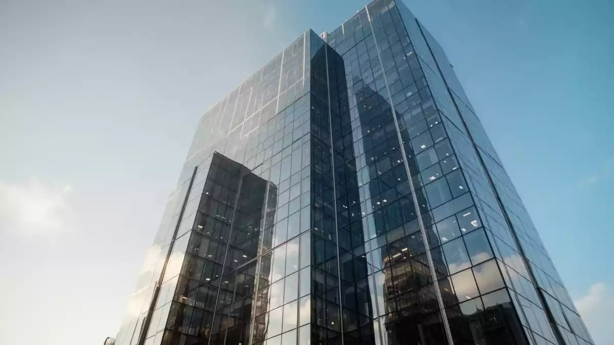 NASDAQ 100 stabilisiert sich dank Handelsruhe und Costco-Zahlen