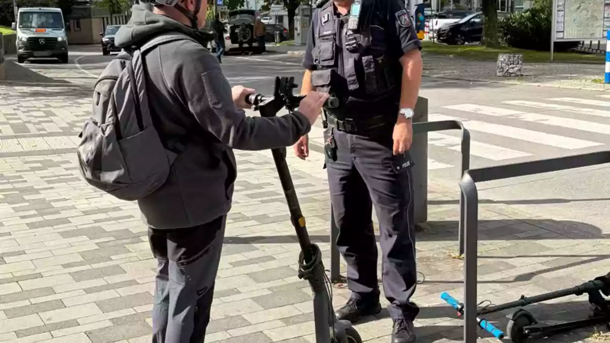 POL-ME: Polizei kontrollierte Fahrrad- und E-Scooter-Fahrerinnen und -fahrer - 2609091 - Bild: presseportal.de