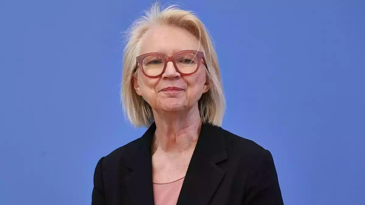 Schnitzer kritisiert Tankrabatt und Rentenreform