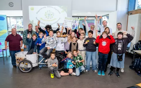 17.731 Teile, strahlende Gesichter und ein neuer Rekord: Goetheschule KGS Barsinghausen gewinnt den 9. Elektro-Cup - Foto: presseportal.de