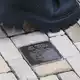 In Heidenau sollen künftig keine Stolpersteine mehr im öffentlichen Straßenraum verlegt werden.  - Bild: Robert Michael/dpa