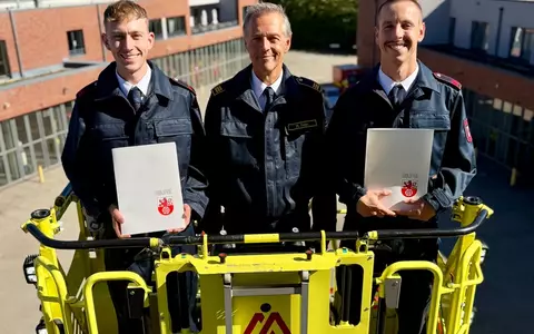 FW Ratingen: Zwei neue Brandmeister für die Feuerwehr Ratingen - Foto: presseportal.de