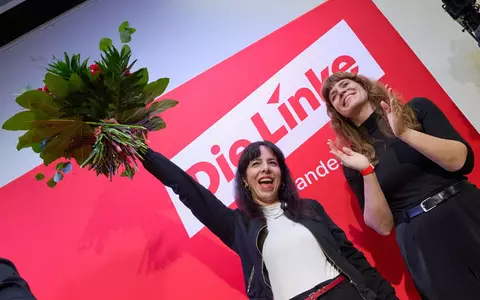 Linke-Fraktionschefin Elif Eralp (li.) will Regierende Bürgermeisterin in Berlin werden.  - Foto: Sebastian Gollnow/dpa