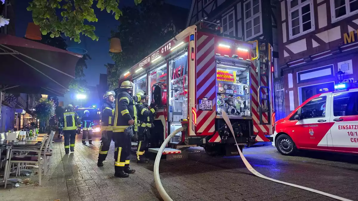 FW Celle: Feuer in der historischen Altstadt von Celle - eine Person gerettet - Bild: presseportal.de