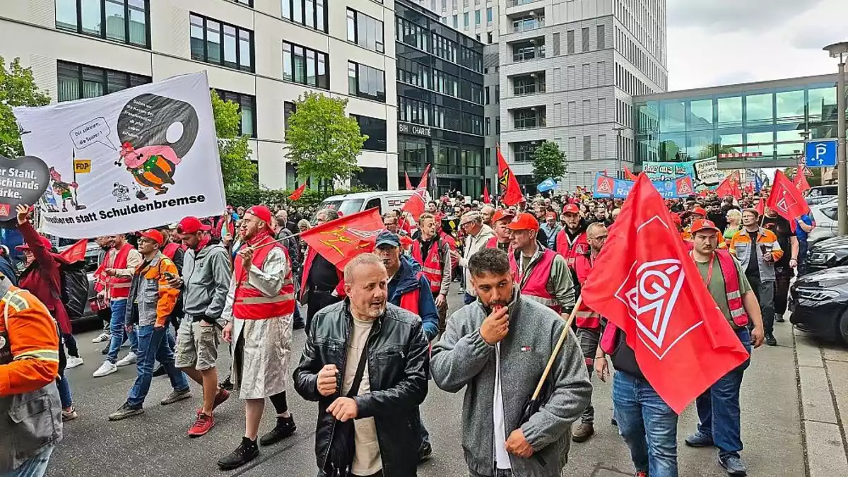 IG Metall will Politikwende gegen Sozialabbau
