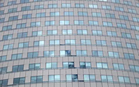 Glasfassade an einem Bürohaus (Archiv) - Foto: via dts Nachrichtenagentur