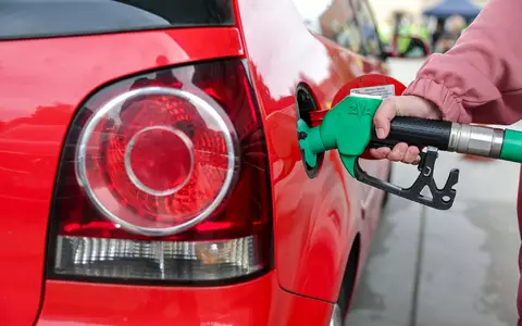 Autofahrer sollen vom Tankrabatt profitieren. (Symbolbild) - Foto: Jan Woitas/dpa