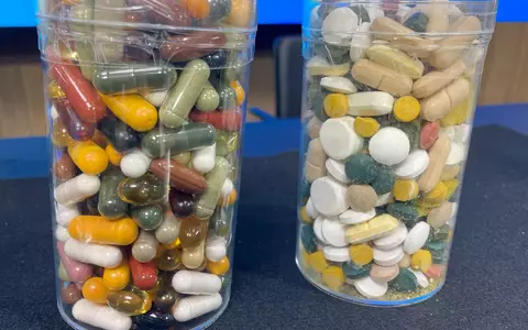 Bei Nahrungsergänzungsmittel aus sogenannten Botanicals fordern Wissenschaftler von der Politik zum Verbraucherschutz eine Regulierung. (Symbolbild)  - Foto: Vanessa Reiber/dpa