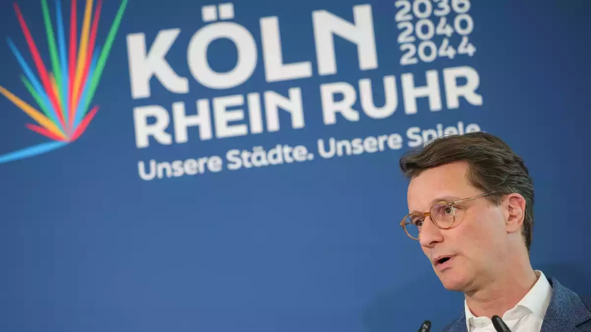 NRW-Ministerpräsident Hendrik Wüst legte sich mächtig für die Bewerbung von Köln-Rhein-Ruhr ins Zeug. (Archivbild) - Bild: Christoph Reichwein/dpa