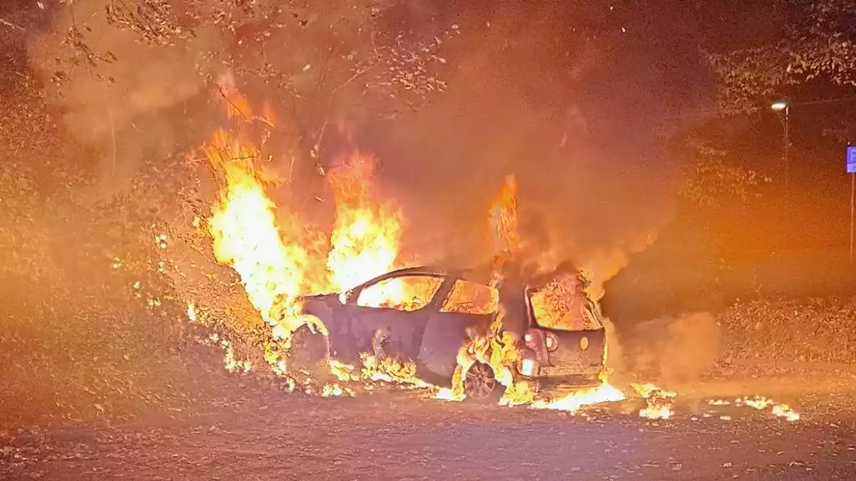 FW-MK: PKW brannte auf der Alexanderhöhe - Bild: presseportal.de