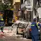 Die Explosion richtete in der Umgebung große Schäden an. - Bild: Socrates Baltagiannis/dpa