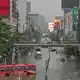 Starkregen hat die thailändische Hauptstadt lahmgelegt. - Bild: Sakchai Lalit/AP/dpa
