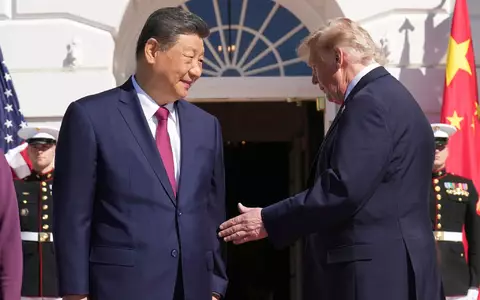 Chinas Staatschef Xi Jinping (l) reiste für drei Tage zu US-Präsident Donald Trump nach Washington. - Foto: Jacquelyn Martin/AP/dpa