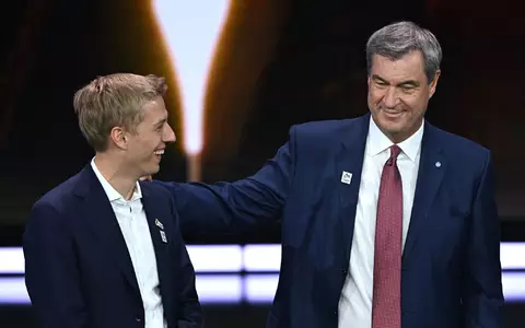 München mit Oberbürgermeister Dominik Krause (Grüne, l) und dem Ministerpräsidenten Markus Söder (CSU, r) hatte deutlich die Nase vorn.  - Foto: Marijan Murat/dpa