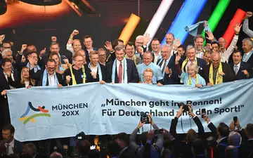 Die bayerische Delegation hat Grund zur Freude. - Foto: Marijan Murat/dpa