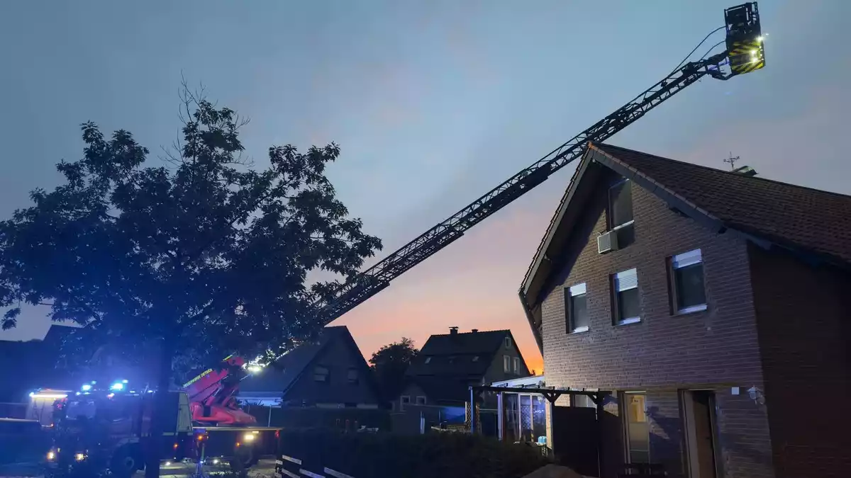 FW-DT: Kaminbrand in Pivitsheide - Bild: presseportal.de
