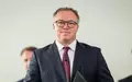 Thüringens Ministerpräsident Mario Voigt (CDU) dringt auf eine programmatische Neuaufstellung seiner Partei nach drei Wahlniederlagen bei Landtagswahlen. (Archivbild) - Foto: Jacob Schröter/dpa