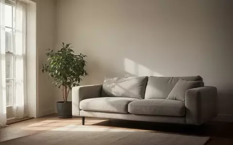 Symbolbild: helles, minimalistisch eingerichtetes Wohnzimmer - Foto: über boerse-global.de
