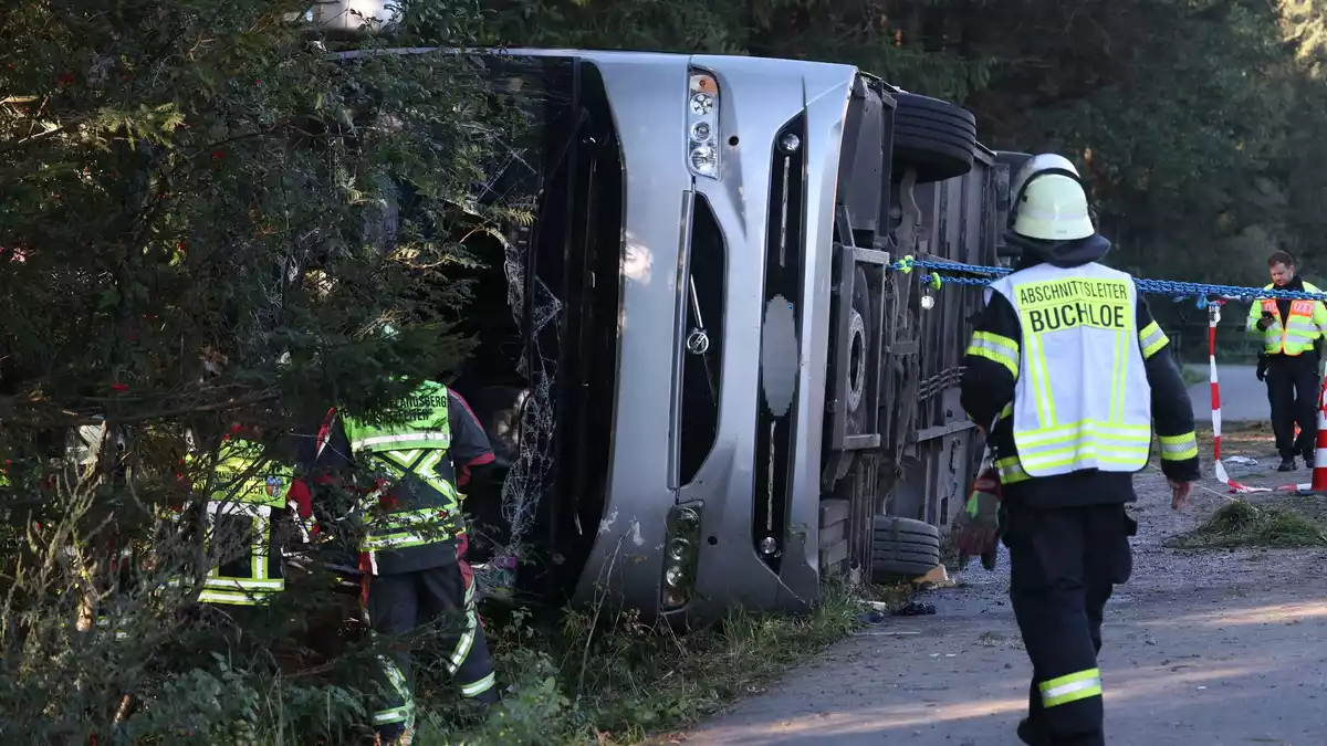 Zwei Menschen starben, zahlreiche weitere wurden zum Teil schwer verletzt. - Bild: Karl-Josef Hildenbrand/dpa