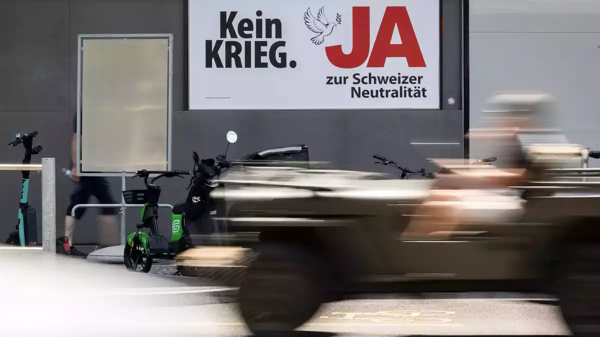 Die Initiative sollte eine striktere Neutralität in der Verfassung verankern. (Archivbild) - Bild: Andreas Becker/KEYSTONE/dpa